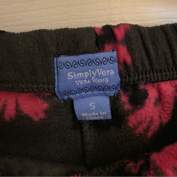 Vera Wang Floral Printed Fleece Pajama Set - Picture 3 of 4